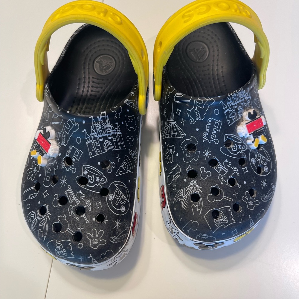 Mickey Crocs. Size 11. Light up!